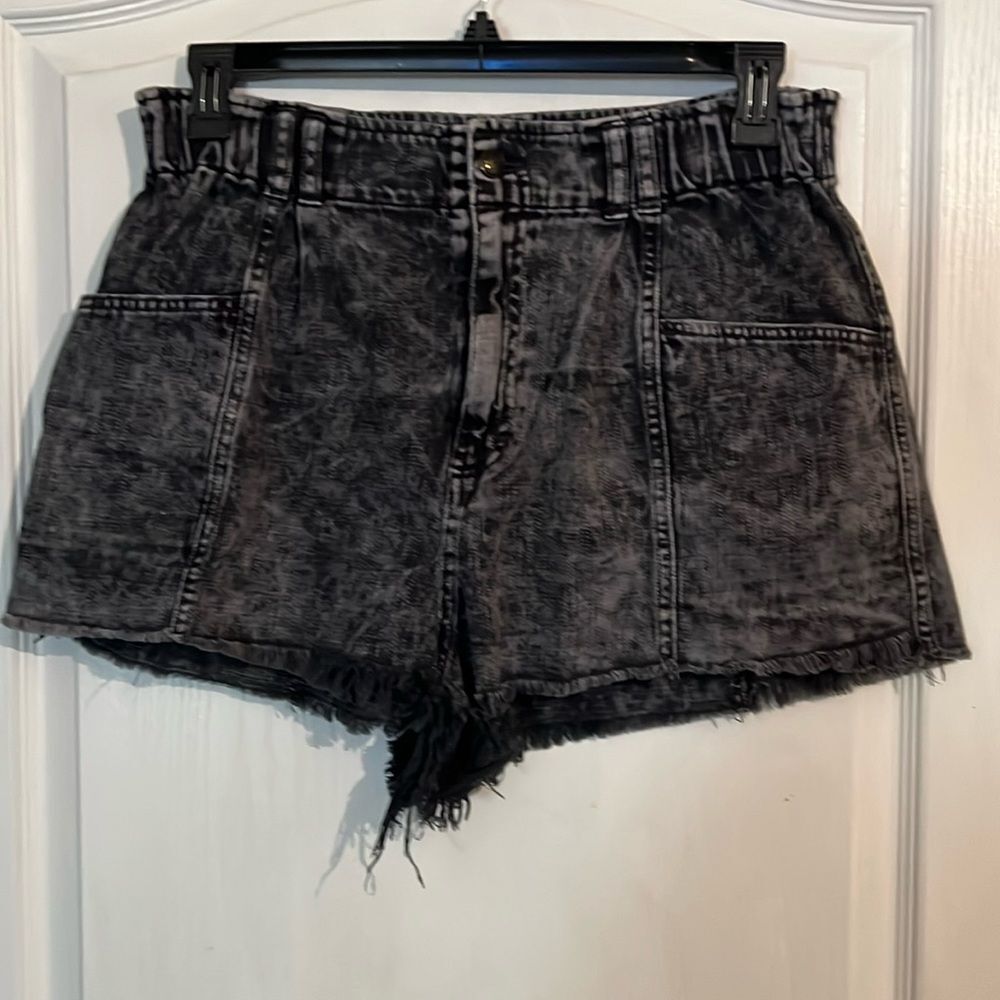 We the free shorts